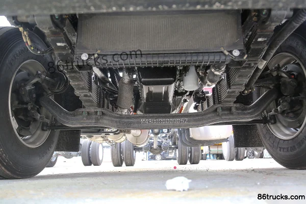 Foton Auman Xing 270hp 4X2(6 wheels) 6.8m AMT Automatic Flatbed Cargo Truck Chassis (1) | 86Trucks