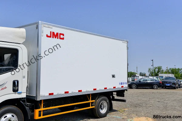 JMC Kaiyun+ Blue Whale Wide Body 152hp 4X2(6 wheels) 4.02m Refrigerated Truck (China VI) (1) | 86Trucks