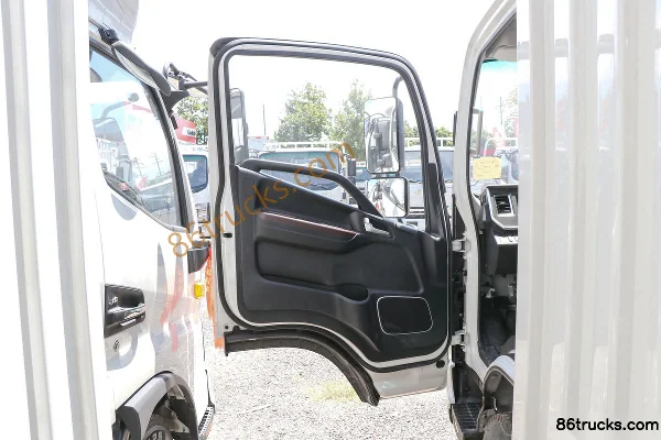 JAC Shuailing ES6 4.5T 4.15m Single Row Pure Electric Enclosed Light Truck 100.27kWh 4X2(6 wheels) Interior (1) | 86Trucks