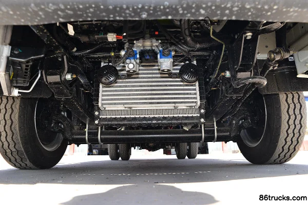 Foton Times Linghang S1 150hp 4X2(6 wheels) 4.22m Single-row Cab Flatbed Light Truck Chassis (1) | 86Trucks