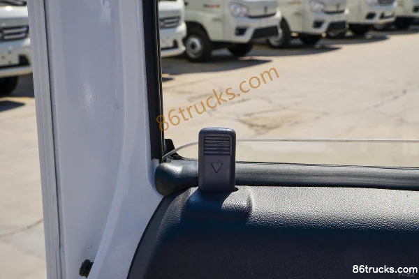 Foton Shidai Xiaoka Star 2 95 ch 4X2(6 roues) 3,67 m fourgon monoplace Cabine (3) | 86Trucks