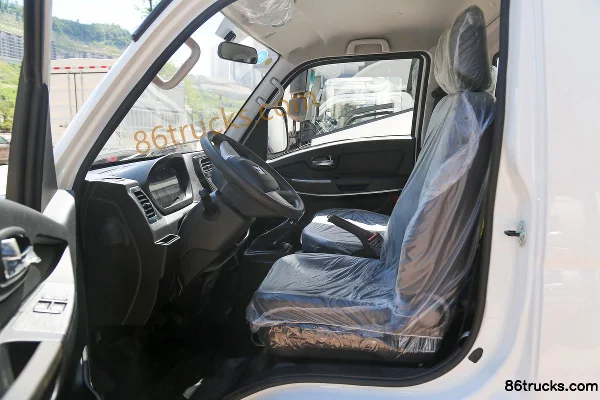 FARIZON V5M Comfort Edition 3.7m Single Row Methanol Barn-Type Small Truck 4X2(6 wheels) Interior (3) | 86Trucks