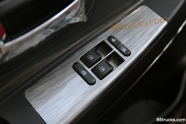 FARIZON V5M Comfort Edition 3.7m Single Row Methanol Barn-Type Small Truck 4X2(6 wheels) Interior (2) | 86Trucks