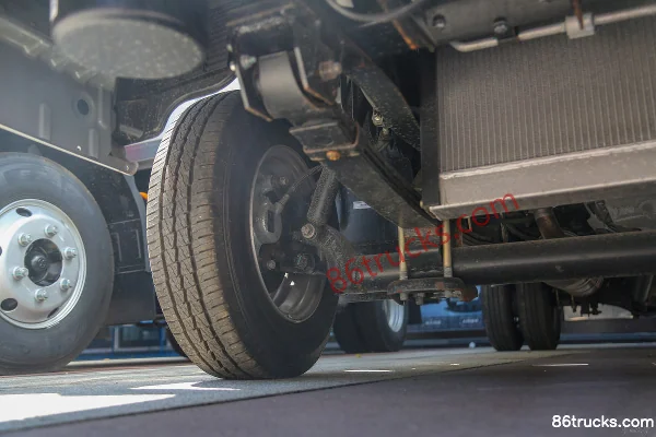 FARIZON V5M Comfort Edition 3.7m Single Row Methanol Barn-Type Small Truck 4X2(6 wheels) Chassis (2) | 86Trucks
