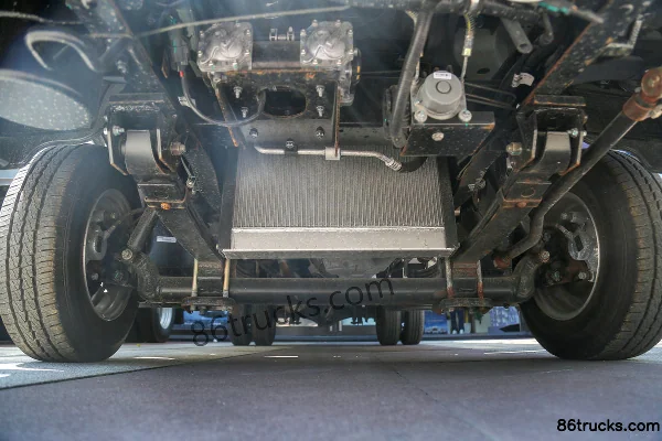 FARIZON V5M Comfort Edition 3.7m Single Row Methanol Barn-Type Small Truck 4X2(6 wheels) Chassis (1) | 86Trucks