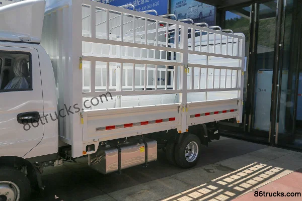 FARIZON V5M Comfort Edition 3.7m Single Row Methanol Barn-Type Small Truck 4X2(6 wheels) Body (2) | 86Trucks