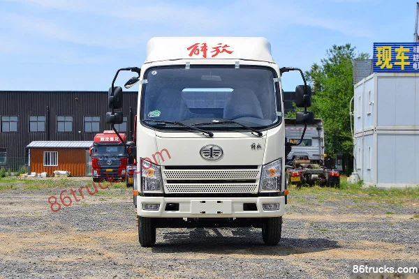 FAW Jiefang Hu VR 95 hp 4X2(6 wheels) 3.37m Semi-row Stake Truck Exterior (2) | 86Trucks