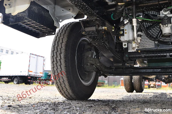 FAW Jiefang Hu VR 95 hp 4X2(6 wheels) 3.37m Semi-row Stake Truck Chassis (2) | 86Trucks