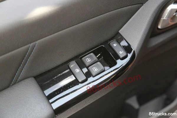 Foton Aumark X Dream Edition 122 hp 4X2(6 wheels) 3.36m semi-crew cab van light truck (air brake) (3) | 86Trucks