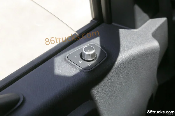 Foton Aumark X Dream Edition 122 hp 4X2(6 wheels) 3.36m semi-crew cab van light truck (air brake) (2) | 86Trucks
