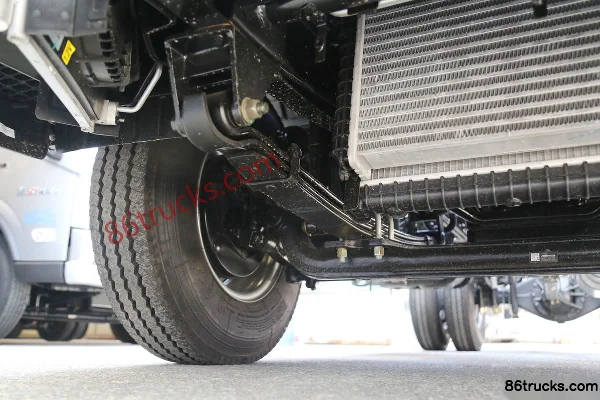 Foton Aumark X Dream Edition 122 hp 4X2(6 wheels) 3.36m semi-crew cab van light truck (air brake) Chassis (2) | 86Trucks