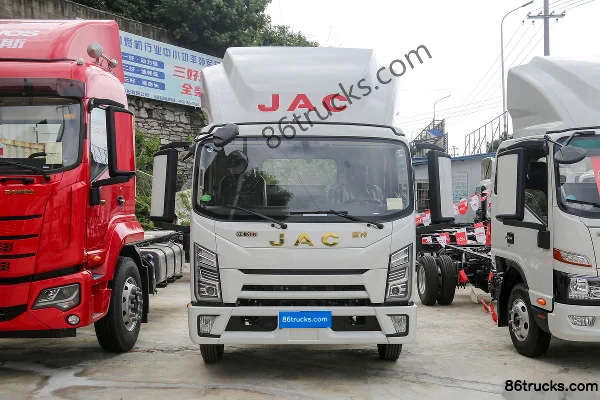 JAC Junling S9 Standard Load Comfort Edition 172 hp 4X2(6 wheels) 3.82m Semi-row Box Light Truck (8-speed) Exterior (2) | 86Trucks