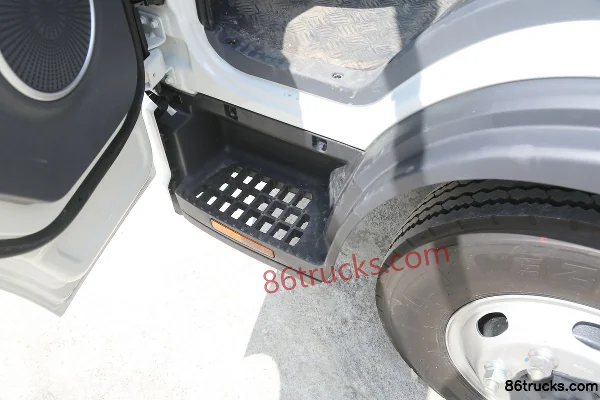 JAC Junling V6 160hp 4X2(6 wheels) 3.82m Crew Cab Van Light Truck (3) | 86Trucks