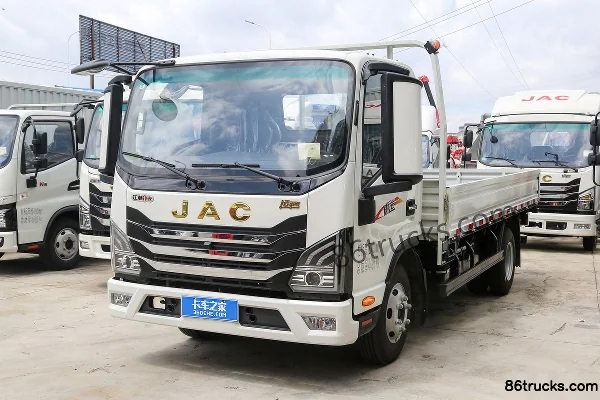 JAC Aoyun 2.5L Diesel 137hp 4X2(6 wheels) WLY 5-speed Air Brake 4.18m Single Row Flatbed Light Truck Exterior (3) | 86Trucks