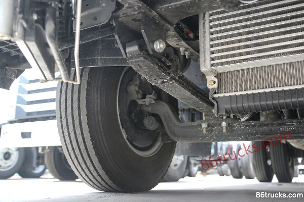 JAC Aoyun 2.5L Diesel 137hp 4X2(6 wheels) WLY 5-speed Air Brake 4.18m Single Row Flatbed Light Truck Chassis (2) | 86Trucks