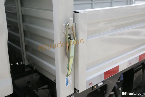 JAC Aoyun 2.5L Diesel 137hp 4X2(6 wheels) WLY 5-speed Air Brake 4.18m Single Row Flatbed Light Truck Body (2) | 86Trucks