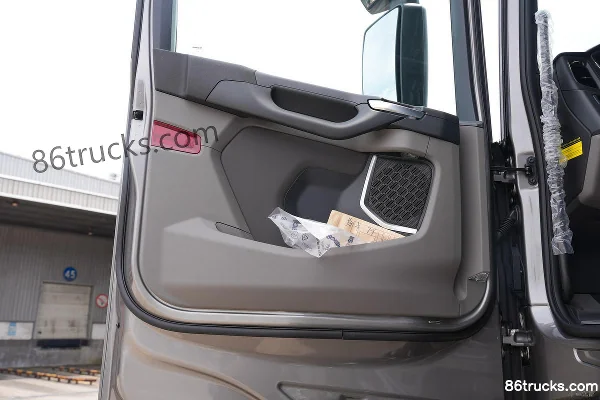 Scania S Series 560 hp 6X2R Tractor Truck (Model S 560 6x2(8 wheels) ) Cab (2) | 86Trucks