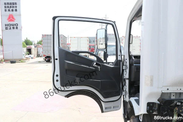 Dongfeng Kaipute Xingyun K6 4.5T 4.19m Single Row Pure Electric Flatbed Light Truck 98.04kWh 4X2(6 wheels) Interior (1) | 86Trucks