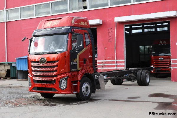 FAW Jiefang J6G Pilot Edition 7.8L Diesel 360hp 4X2(6 wheels) FAW Jiefang 12-Speed AMT Automatic 9.6m Box Cargo Truck Exterior (3) | 86Truck
