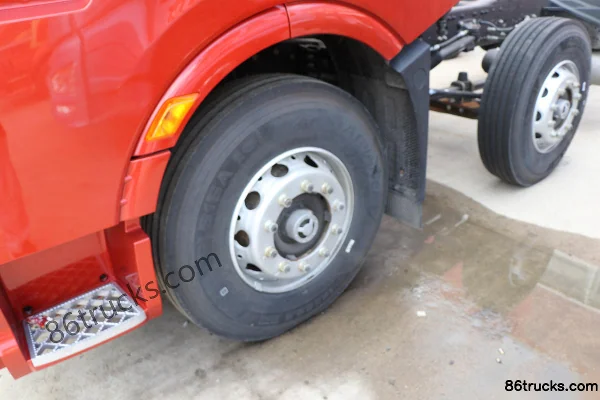 FAW Jiefang J6V Elite Edition 350hp 6X2(8 wheels) 9.65m AMT Automatic Flatbed Cargo Truck Chassis (1) | 86Trucks