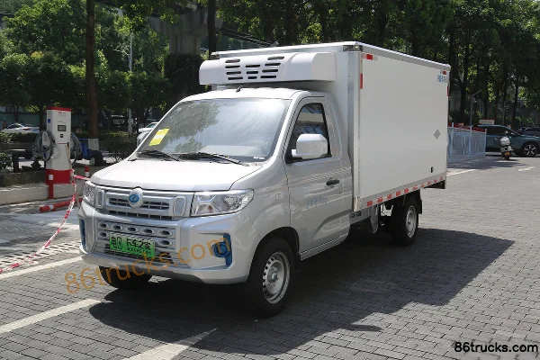 Ruichi EC71L Pioneer Type I 4X2(6 wheels) 3.24m Single Row Pure Electric Refrigerated Truck 50.38kWh Exterior (3) | 86Trucks
