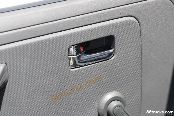 Huoyue Shentong Shentong 01 Comfort Edition 0.95T 1.8m Single Row Pure Electric Box Micro Truck 8.4kWh 4X2(6 wheels) Interior (2) | 86Trucks