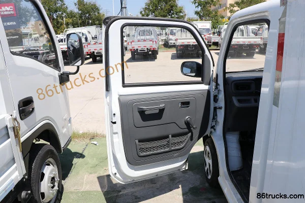 Huoyue Shentong Shentong 01 Comfort Edition 0.95T 1.8m Single Row Pure Electric Box Micro Truck 8.4kWh 4X2(6 wheels) Interior (1) | 86Trucks