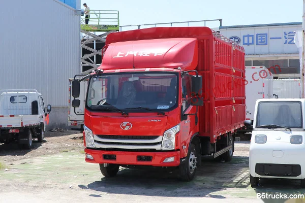 Yuejin Chaoyun C100-33 116 hp 4X2(6 wheels) 3.15m Double Row Stake Truck Exterior (3) | 86Trucks