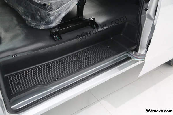 Ruichi ES50 Standard Edition - Pioneer I 2.1T 6/7 Seats 4.5m Pure Electric Multi-Purpose Passenger Vehicle 38.64kWh Cargo Box (2) | 86Trucks