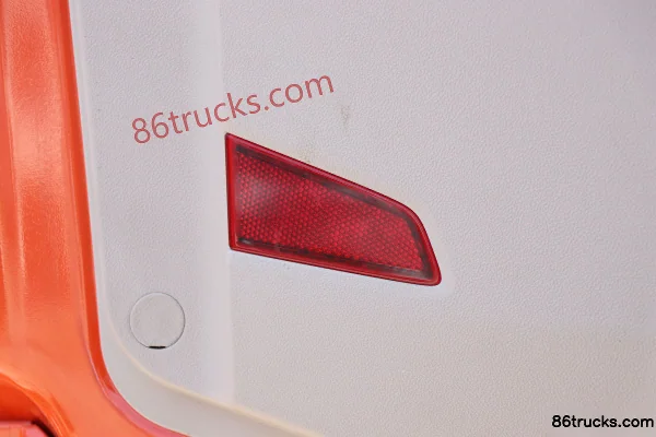 Sinotruk HOWO MAX 290 ch 4X2(6 roues) 6,83 m camion frigorifique AMT automatique Cabine (2) | 86Trucks