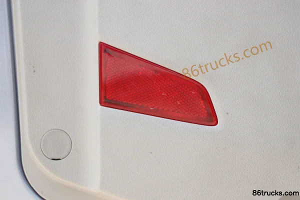 Sinotruk HOWO Max Heavy Truck 430hp 4X2(6 wheels) AMT Automatic Tractor Truck (China VI) Cab (2) | 86Trucks