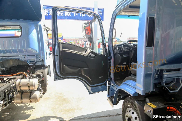 Lankin Light Truck Yue EH 4.5T 4.18m Single Row Pure Electric Cargo Van Truck 131.98kWh 4X2(6 wheels) Interior (1) | 86Trucks