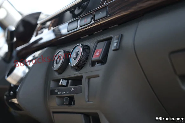 King Long Kaige L Luxury Edition 17-Seat 6m Pure Electric Commercial Bus 77.28kWh Cab (3) | 86Trucks