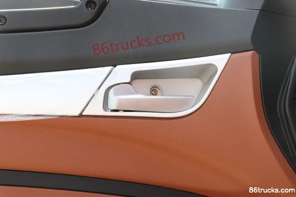 Sinotruk HOWOMATE version super 6,9L diesel 290 ch 4X2(6 roues) Sinotruk 8 vitesses 6,75 m camion porteur à ridelles Cabine (3) | 86Trucks
