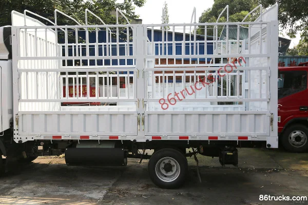 Dongfeng Captain Nebula K5 2.0L 150hp 4X2(6 wheels) Gasoline 4.02m single-row stake truck Body (2) | 86Trucks