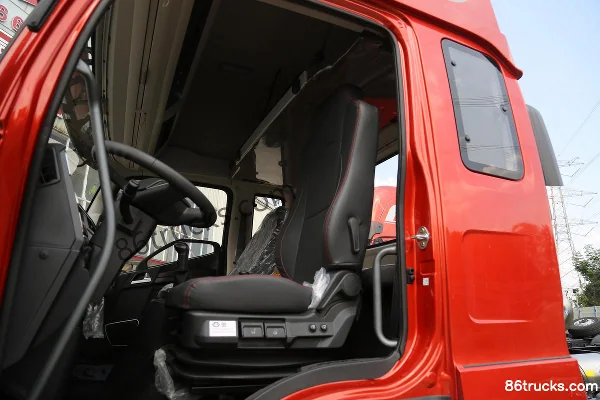 FAW Jiefang Qingdao JK6 280hp 4X2(6 wheels) 9.78m LNG Box Cargo Truck Cab (3) | 86Trucks