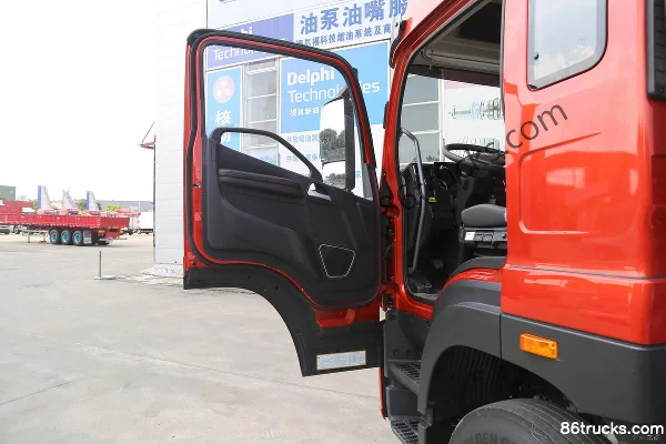 FAW Jiefang Qingdao JK6 280hp 4X2(6 wheels) 9.78m LNG Box Cargo Truck Cab (1) | 86Trucks