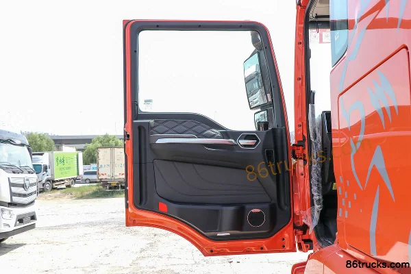 Sinotruk Sitrak G5S Luxury Edition 290hp 4X2(6 wheels) AMT automatic removable cargo truck Cab (1) | 86Trucks