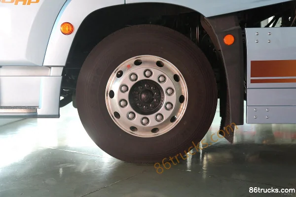 FAW Jiefang Qingdao Yingtu première classe 600 ch 6X4(10 roues) tracteur routier LNG automatique Châssis (1) | 86Trucks