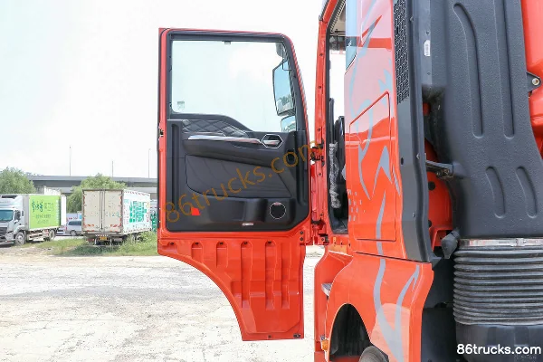 Sinotruk Sitrak G7S 350 ch 6X2(8 roues) Camion porteur 9,6 m avec hayon élévateur (AMT automatique) Cabine (1) | 86Trucks