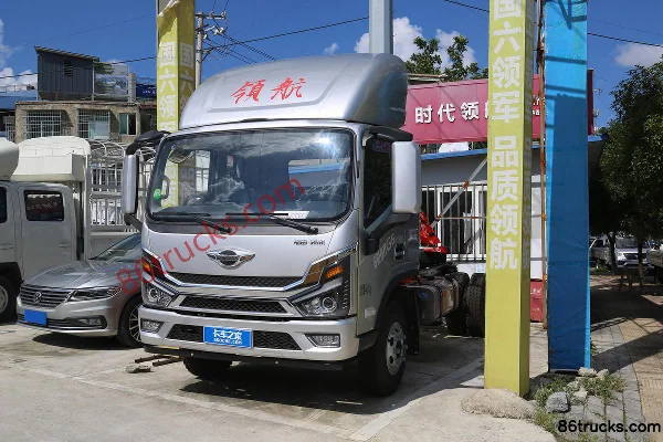 Forland Linghang G6 2.5L Diesel 176hp 4X2(6 wheels) Fast Gear 8-Speed 3.83m Semi-Row Flatbed Light Truck Exterior (3) | 86Trucks