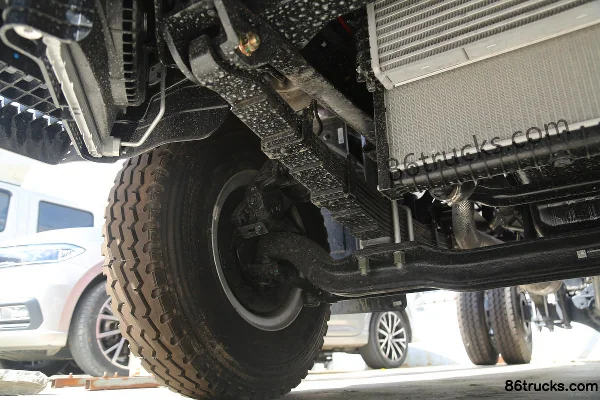Forland Linghang G6 2.5L Diesel 176hp 4X2(6 wheels) Fast Gear 8-Speed 3.83m Semi-Row Flatbed Light Truck Chassis (2) | 86Trucks