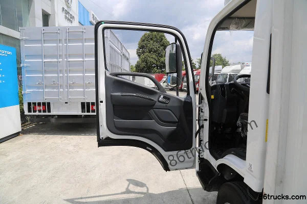 Foton Aumark CTV 163hp 4X2(6 wheels) 4.14m Single Row Van Light Truck Cab (1) | 86Trucks