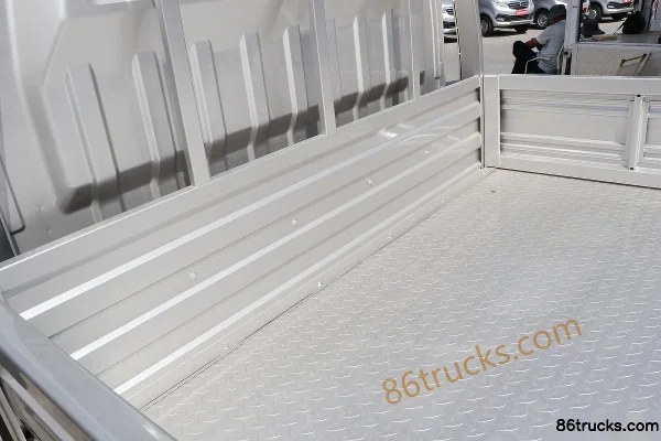 Changan Kuayue King X7 Comfort Edition 2.0L 122hp 4X2(6 wheels) CNG 3.7m single-row flatbed light truck (China VI) Body (3) | 86Trucks