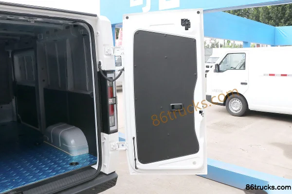 SRM Xinyuan E3 2024 Luxury 2.8T 4.555m Electric Panel Van 38.64kWh Cargo Box (2) | 86Trucks