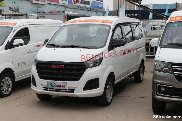 Jinbei Golden Sea Lion M 2024 Engineering Lion 112 hp 1.5L Gasoline 7-Seat Light Bus Exterior (3) | 86Trucks