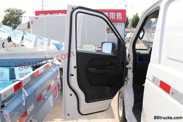 Foton Zhiling EV7 version charge rapide et lente 3,3T 2 places 5,42 m fourgon électrique Cabine (1) | 86Trucks