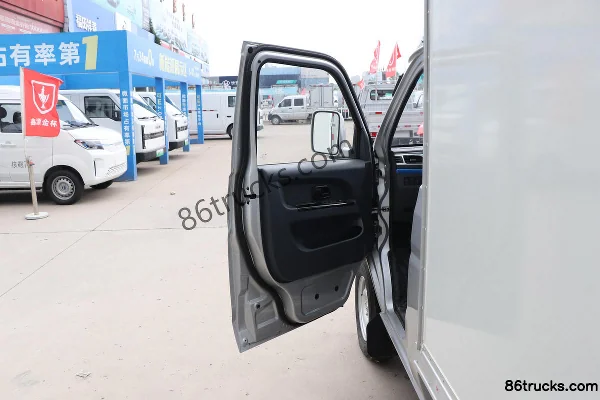 Jinbei New Energy New Dolphin EV Comfort 2.7T 3.02m Single Row Pure Electric Van Truck (Anti-Expansion Box) 42.3kWh 4X2(6 wheels) Interior (
