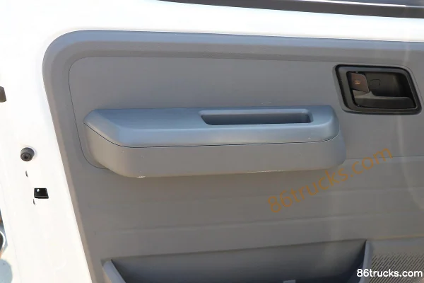 Wuling Yangguang Version Pratique 2024 2,9T 2 places 4,985 m fourgon électrique fermé 31,9 kWh Cabine (3) | 86Trucks