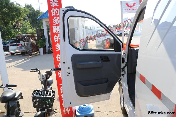 Wuling Yangguang Version Pratique 2024 2,9T 2 places 4,985 m fourgon électrique fermé 31,9 kWh Cabine (1) | 86Trucks